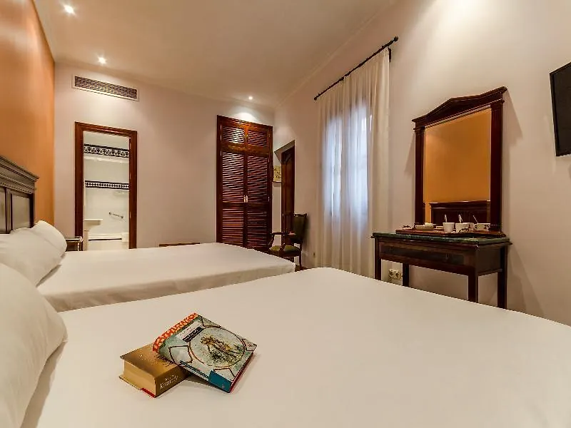 Hotel Baco Seville 2*,