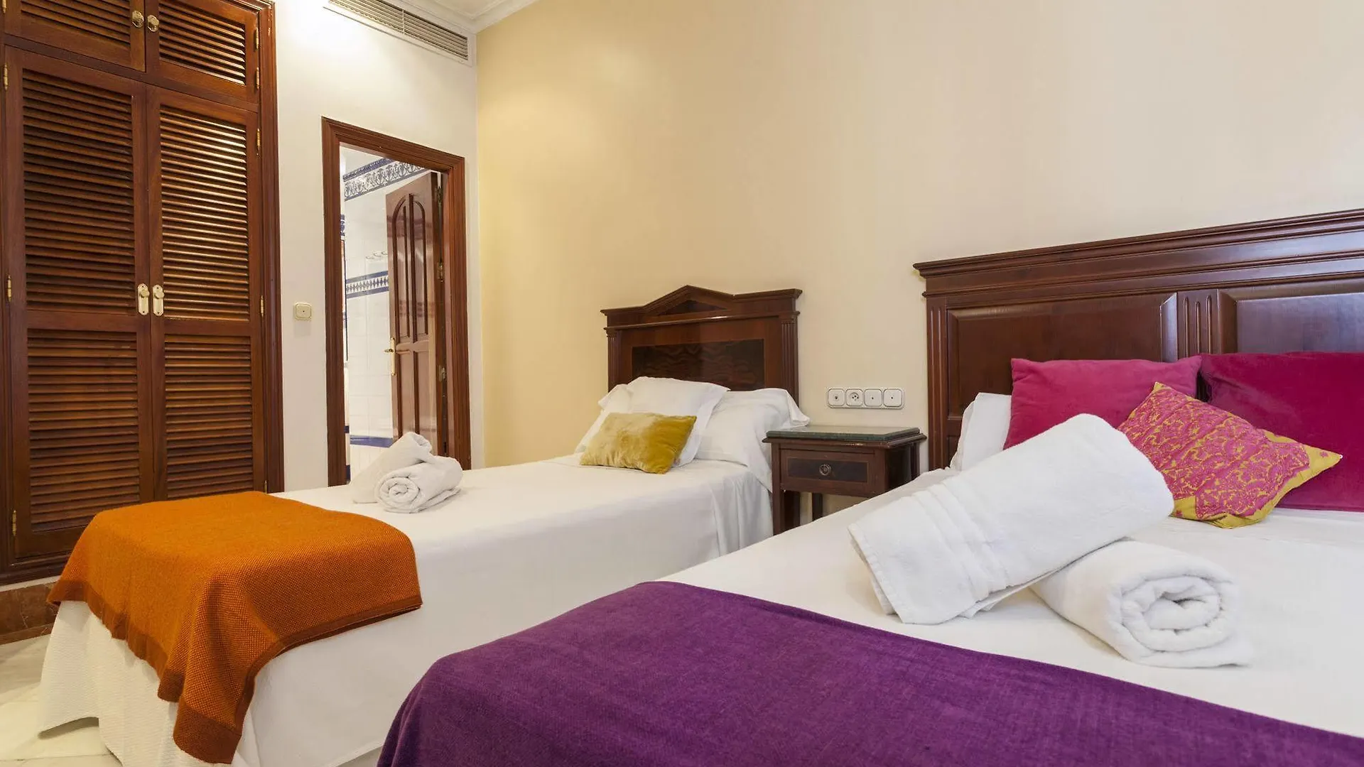 Hotel Baco Seville 2*,