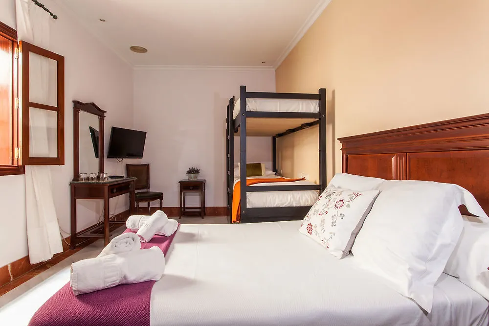 Hotel Baco Sevilla 2*,